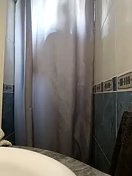 Snapshot of Soloyan chatting on 11/23/25, 12:27 Soloyan online show from 11/23/25, 12:27