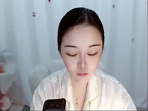 Amy-cnbaby online show from 05/18/26, 01:45