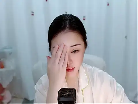 Amy-cnbaby online show from 05/18/26, 04:07