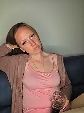 SweetGermanAlina online show from 06/10/26, 07:24