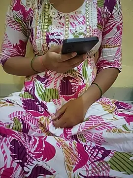 Seema yadav01 online show from 05/07/26, 05:02