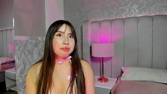 Snapshot of MadeleynRose chatting on 07/15/26, 07:52 MadeleynRose online show from 07/15/26, 07:52