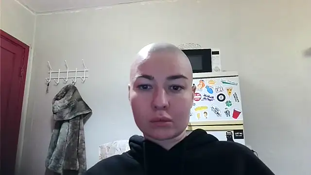 Julia Bright online show from 04/30/26, 08:57