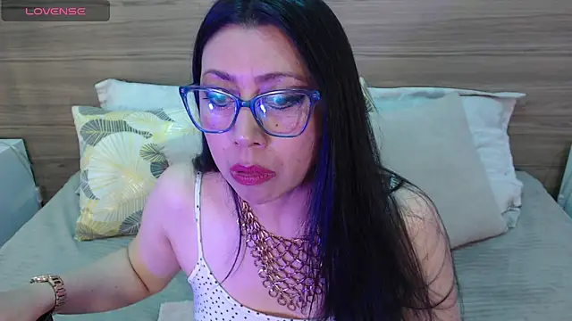 FranciscaVera online show from 06/10/26, 08:52