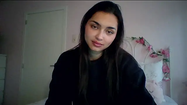 Snapshot of yourbella37 chatting on 05/14/26, 06:58 yourbella37 online show from 05/14/26, 06:58