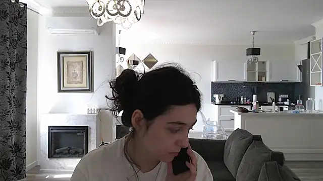 cute lilia online show from 05/08/26, 09:25