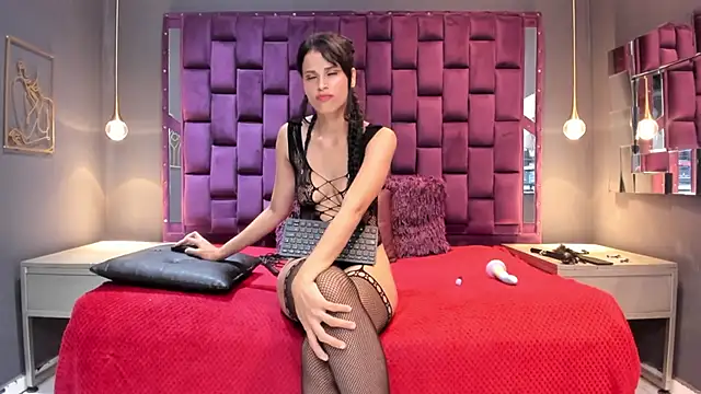 Snapshot of AlesiaLara chatting on 06/01/26, 07:15 AlesiaLara online show from 06/01/26, 07:15