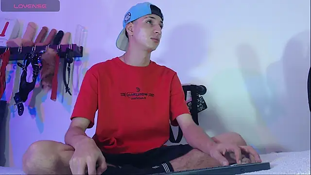 aronleblanc  online show from 05/15/26, 11:39
