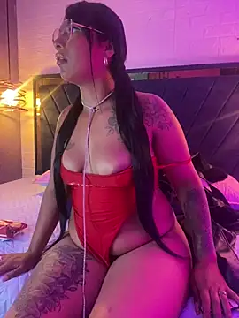 naomifox  online show from 05/02/26, 03:11