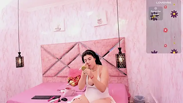 Dolls Antonella online show from 06/20/26, 12:41