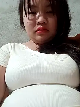 Lily Henry online show from 05/05/26, 02:47