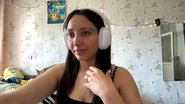 Snapshot of SheeringGape chatting on 05/18/26, 04:07 SheeringGape online show from 05/18/26, 04:07