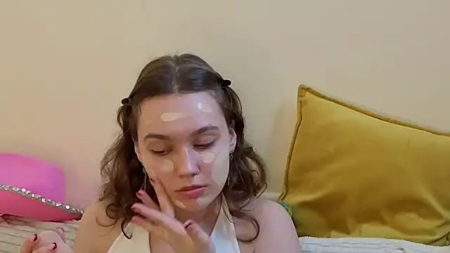 JolieDerringer online show from 06/10/26, 07:51