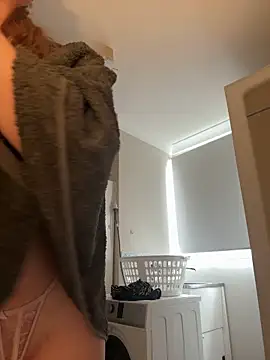 daisycollins online show from 05/22/26, 03:57