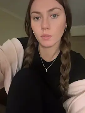 daisycollins online show from 06/08/26, 11:10