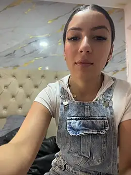 Julieth ec online show from 07/08/26, 12:20