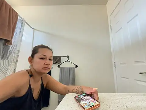 Baybeecakes online show from 05/19/26, 03:29