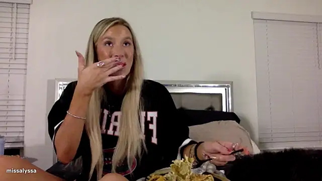 Misss alyssaaa online show from 06/11/26, 04:10