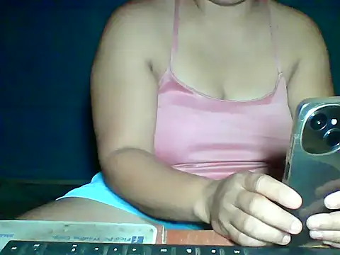 MommyKaye30 online show from 05/17/26, 08:05