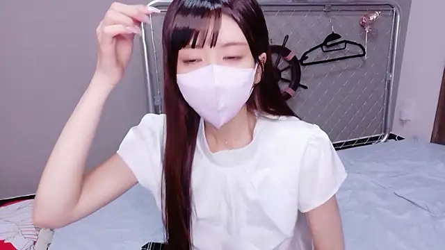 Snapshot of hina_mochi chatting on 07/19/26, 01:26 hina mochi online show from 07/19/26, 01:26