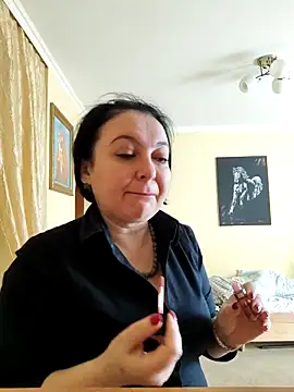 EmmaEmmy40 online show from 05/06/26, 05:46