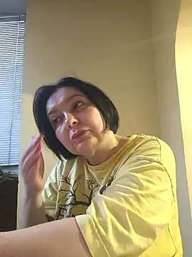 EmmaEmmy40 online show from 05/08/26, 05:40