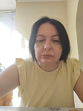 EmmaEmmy40 online show from 05/17/26, 05:49