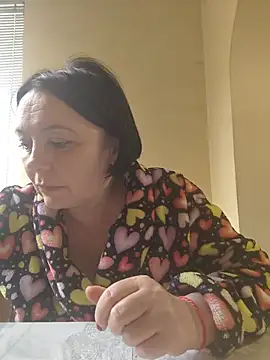 EmmaEmmy40 online show from 06/17/26, 05:14