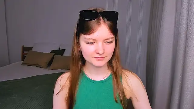 LookEva online show from 05/17/26, 04:21