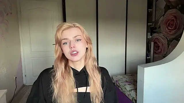 Snapshot of ScarlettRosy chatting on 05/16/26, 03:03 ScarlettRosy online show from 05/16/26, 03:03
