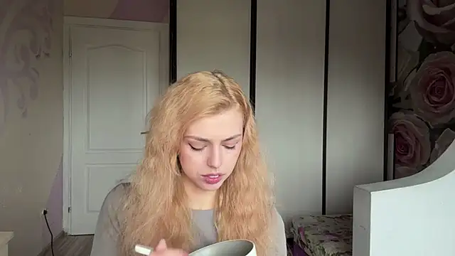 Snapshot of ScarlettRosy chatting on 05/18/26, 03:46 ScarlettRosy online show from 05/18/26, 03:46