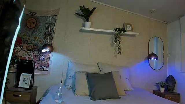 Honey Sofi online show from 06/06/26, 11:59