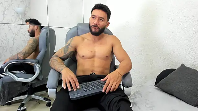 Snapshot of Axel_power_ chatting on 05/24/26, 03:33 Axel power online show from 05/24/26, 03:33