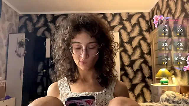 Snapshot of CurlyWinx chatting on 05/09/26, 07:19 CurlyWinx online show from 05/09/26, 07:19