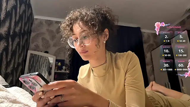 Snapshot of CurlyWinx chatting on 05/31/26, 06:09 CurlyWinx online show from 05/31/26, 06:09