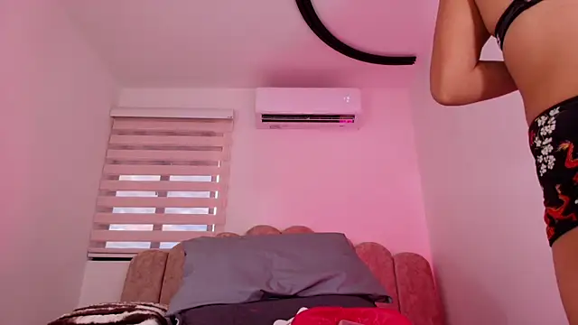 Snapshot of Malaia_thompson_ chatting on 08/01/26, 12:04 Malaia thompson online show from 08/01/26, 12:04