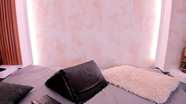 Alexa Zc online show from 05/07/26, 11:37