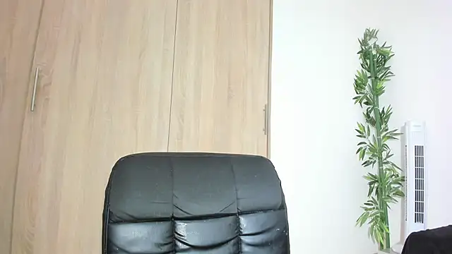 keily milk online show from 05/16/26, 05:34