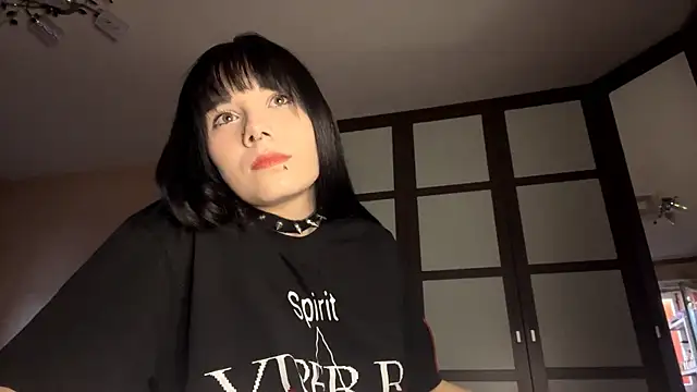 gothicq online show from 05/04/26, 02:02