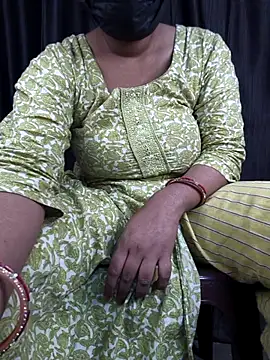 Indianaayra online show from 05/10/26, 04:56