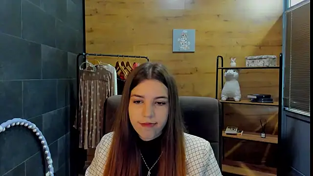 RuthhCox online show from 05/18/26, 09:37