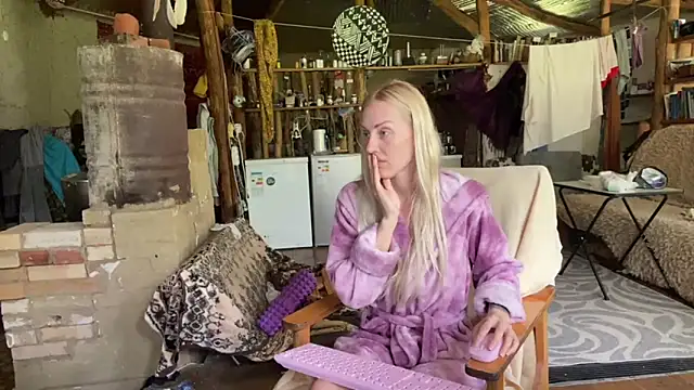 wildforestmuse  online show from 06/17/26, 08:50