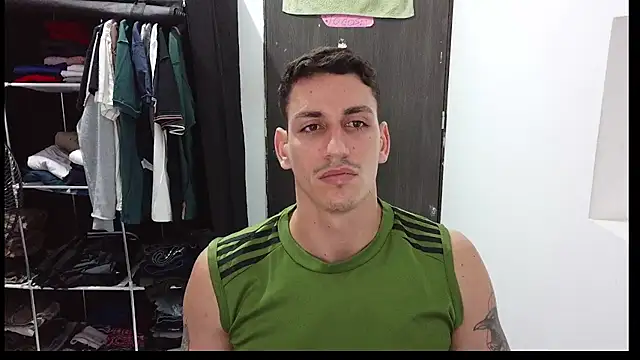 Snapshot of RaulRico chatting on 05/13/26, 02:47 RaulRico online show from 05/13/26, 02:47