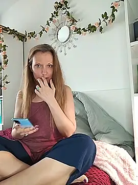 Candy Cougar online show from 05/04/26, 07:48