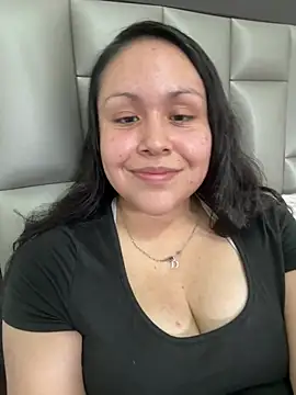 KeniaLuna online show from 07/28/26, 07:39