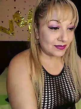 Snapshot of Venuss_Milf chatting on 06/28/26, 10:21 Venuss Milf online show from 06/28/26, 10:21
