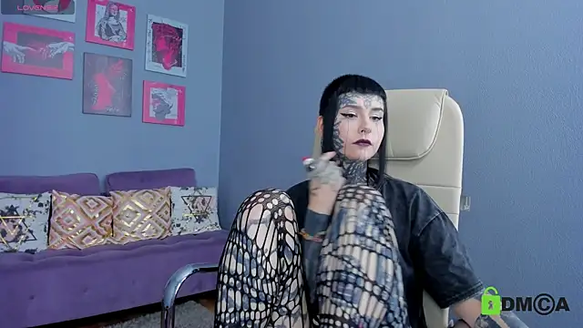 Snapshot of Bloood__Mary chatting on 07/22/26, 08:44 Bloood Mary online show from 07/22/26, 08:44