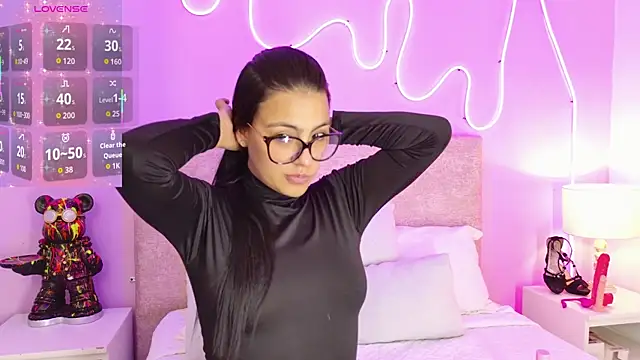 Hilaryportman149 online show from 06/17/26, 10:32