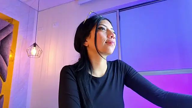 Ey Im simone  online show from 06/17/26, 12:18