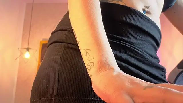 Ey Im simone  online show from 07/18/26, 12:09